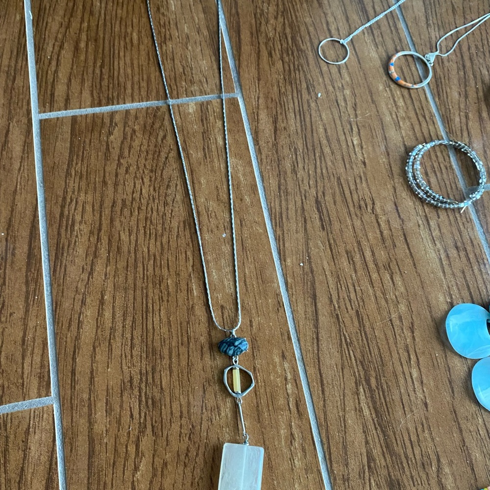 Jewelry - Picture 4 of 6